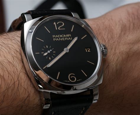 Panerai Radiomir 1940 3 Days PAM514 Watch Review.